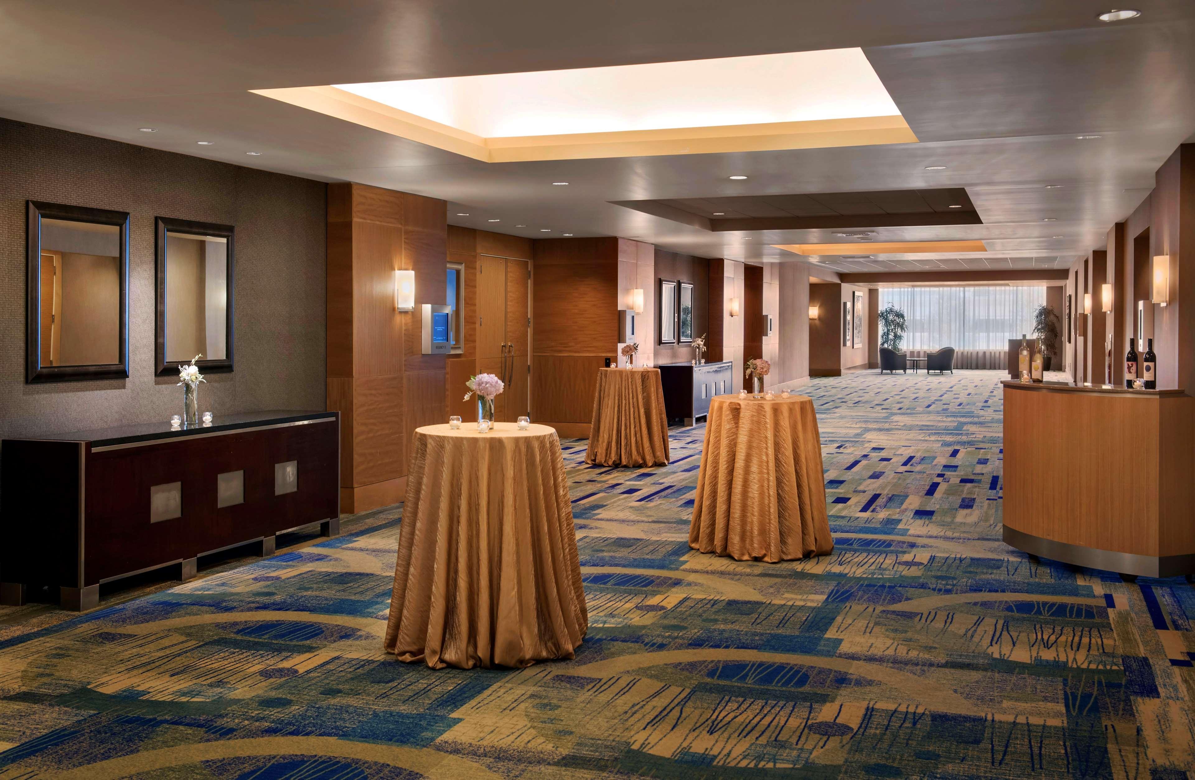Hyatt Regency Pittsburgh International Airport Hotel