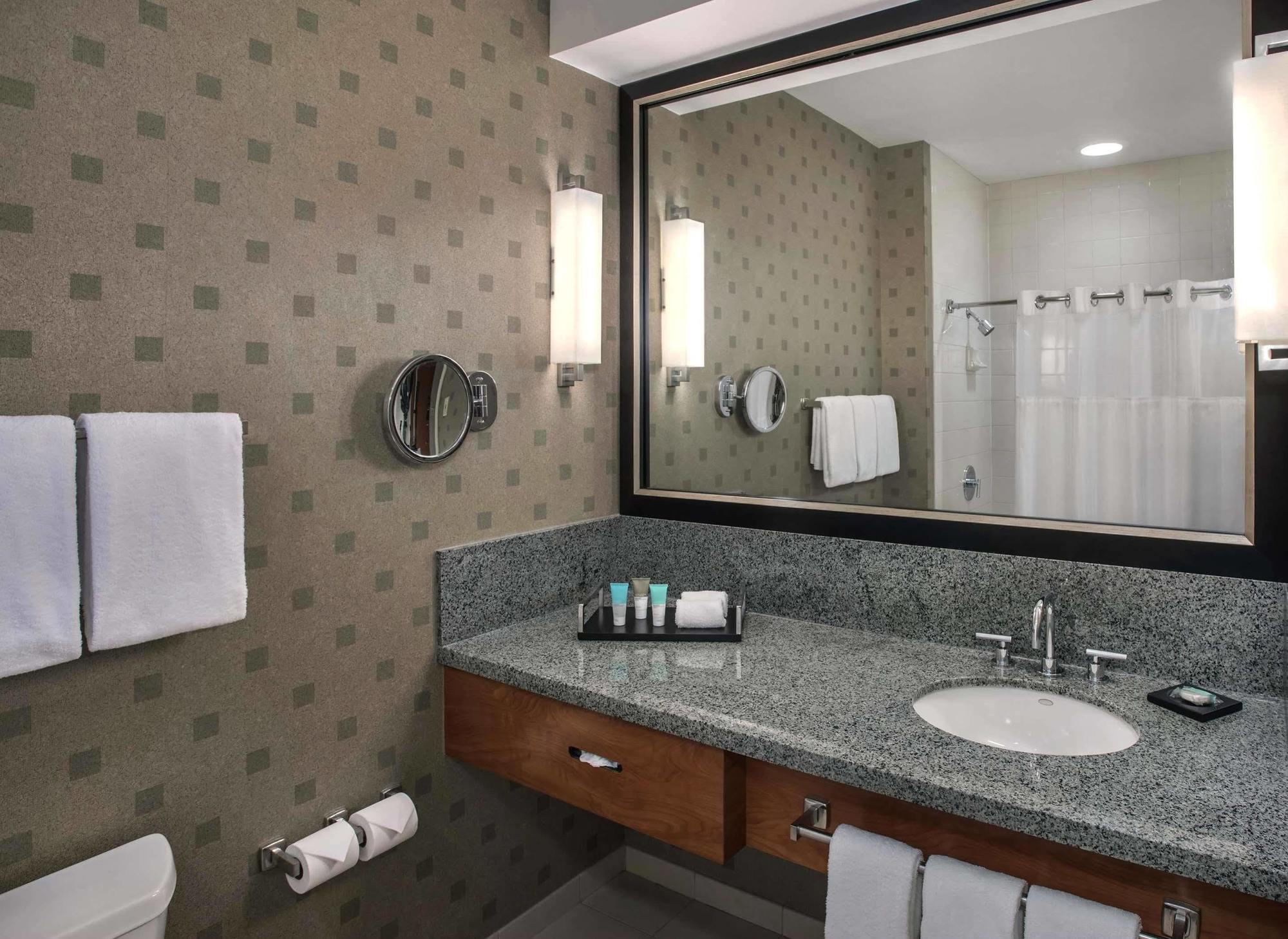 Hyatt Regency Pittsburgh International Airport Hotel Clinton